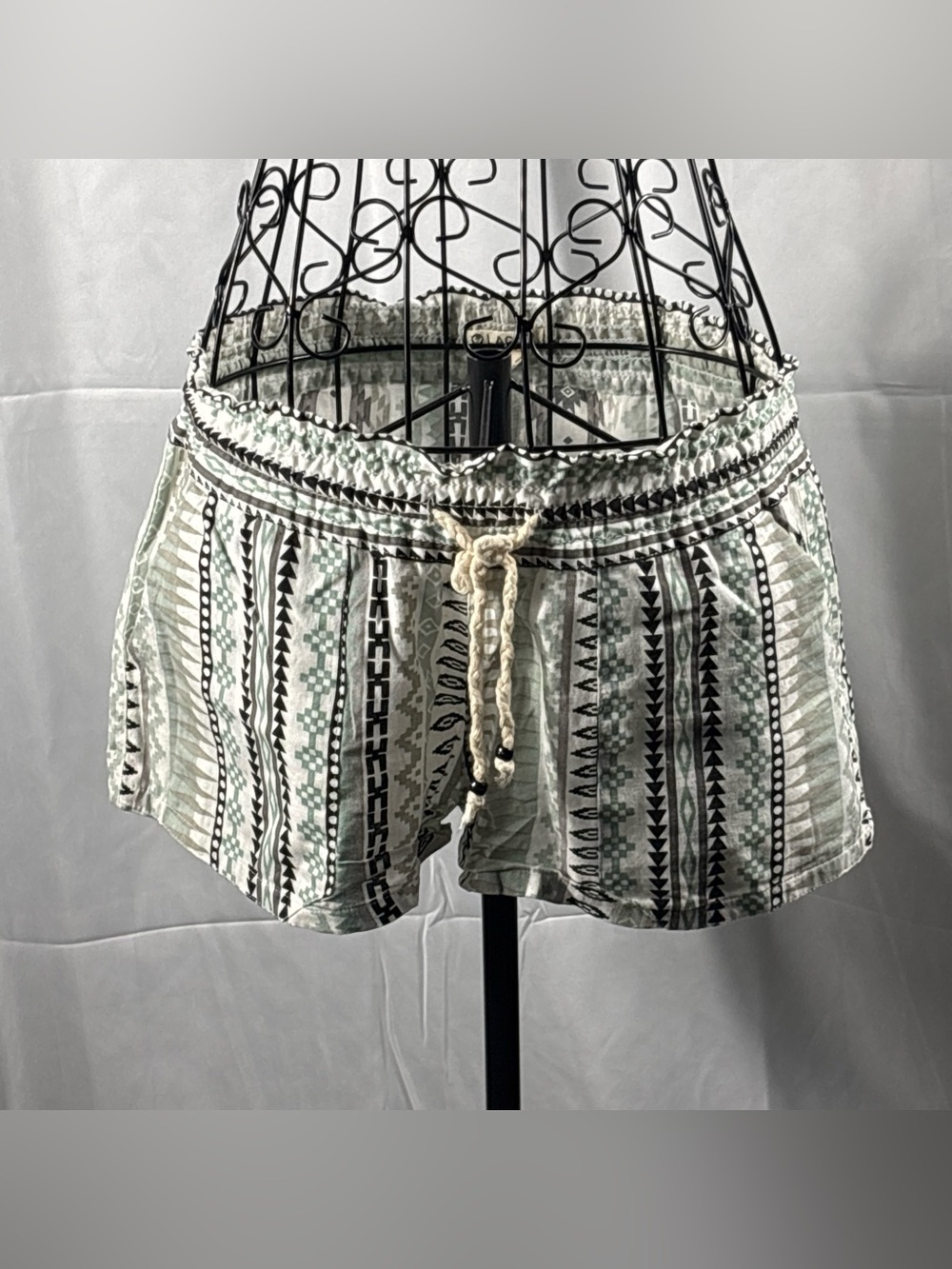 Lagaci Cotton Linen Blend Olive & Cream Tribal-Print Drawstring Athletic Shorts
